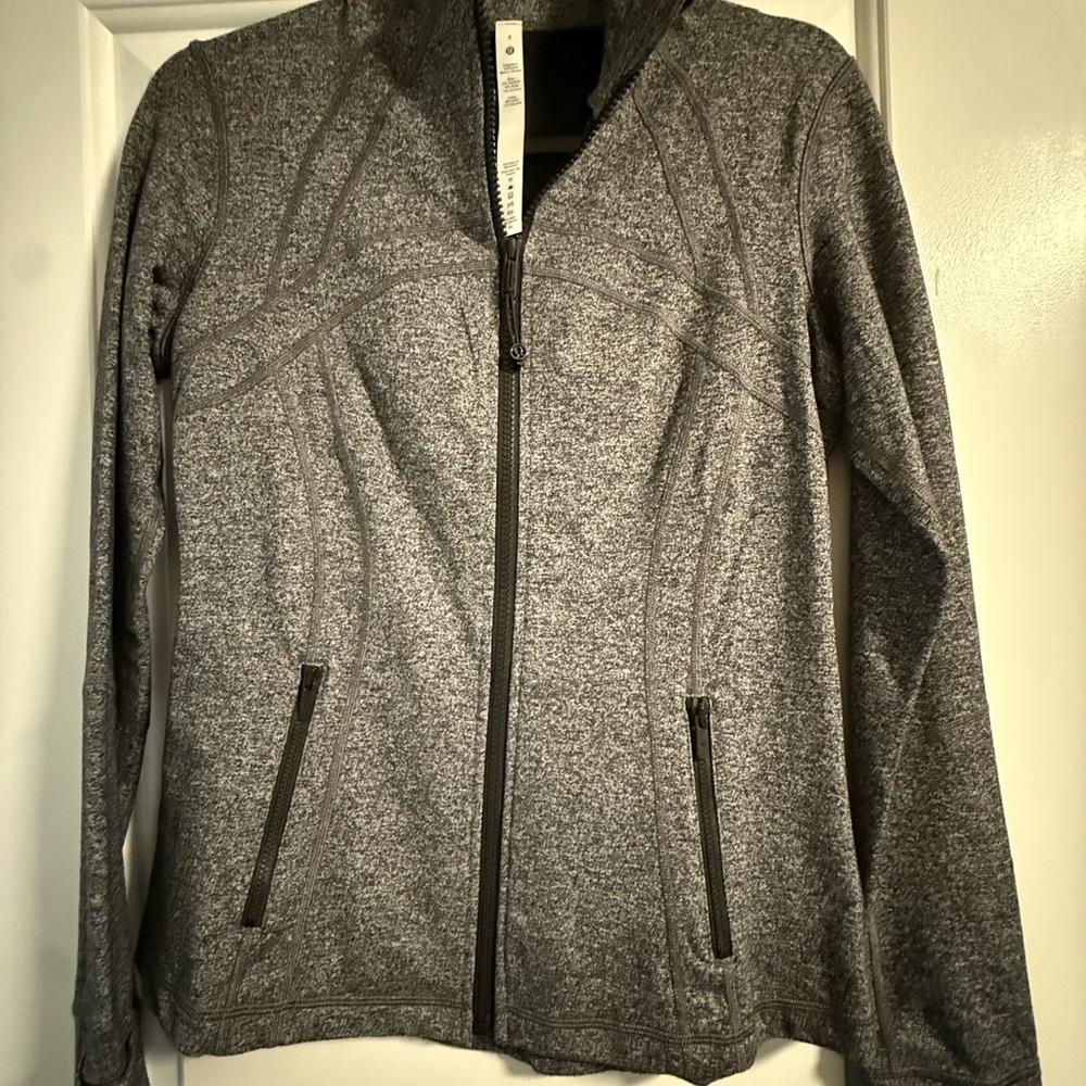 lululemon athletica Women's jacket barely worn! - Picture 4 of 4